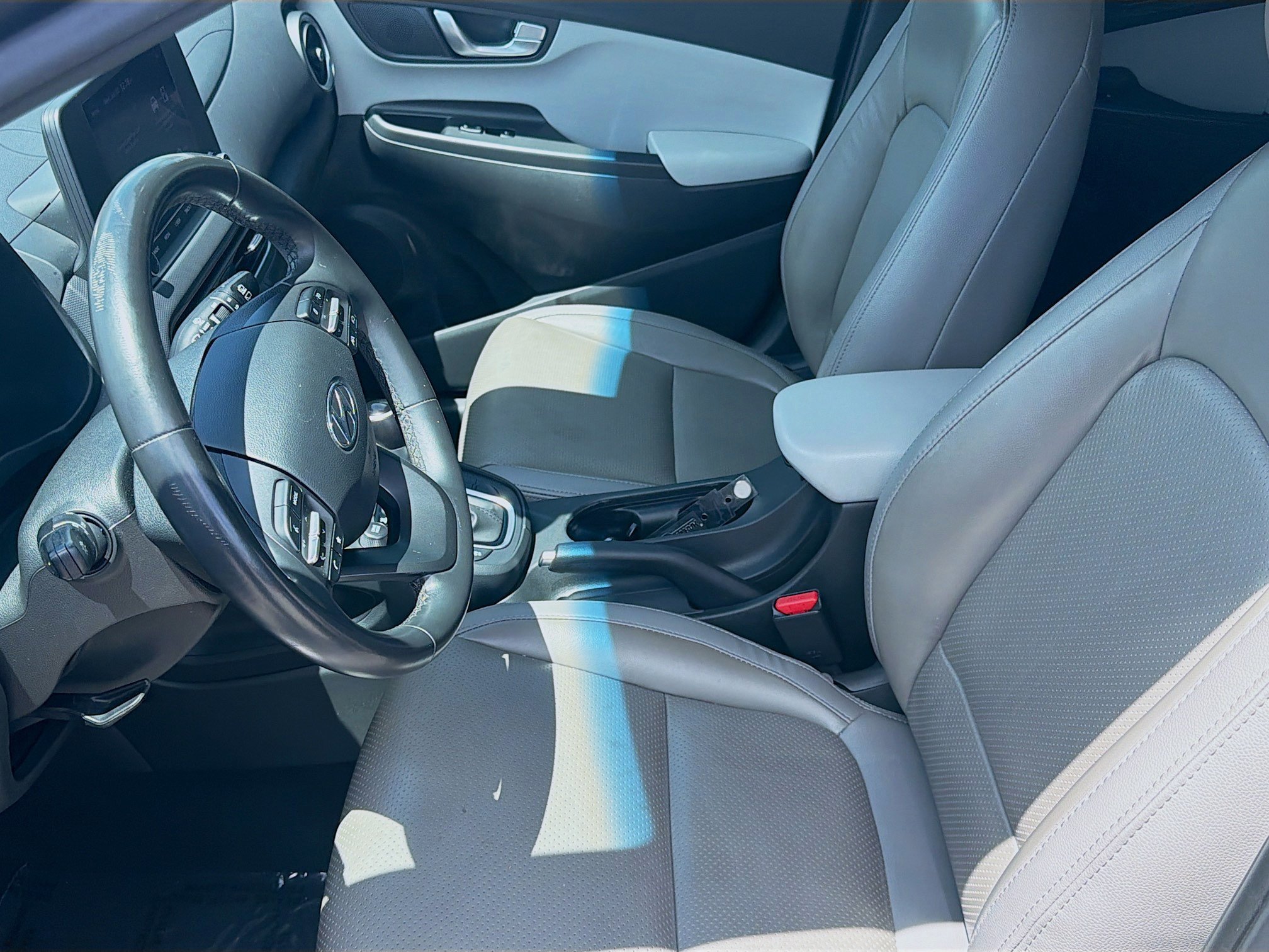 Used 2022 Thunder Gray Hyundai SEL image 15
