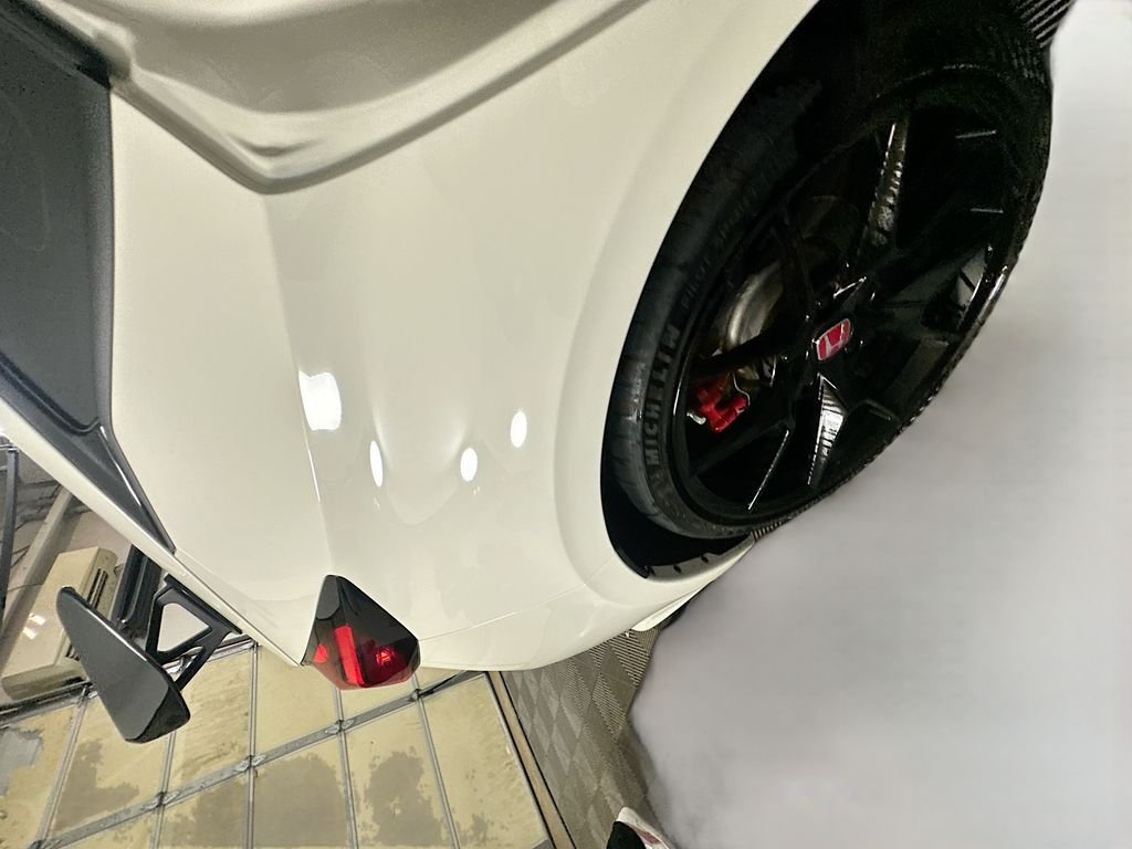 Used 2023 White Honda  image 24
