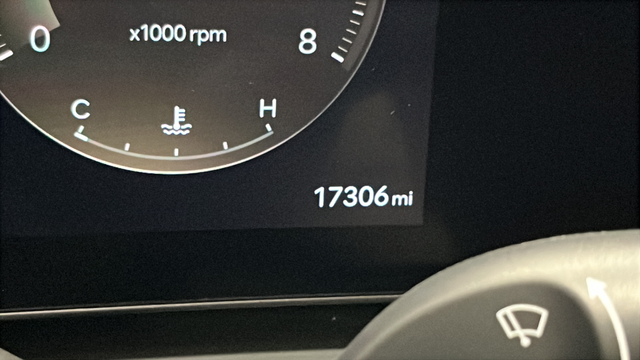 Used 2025 Ecotronic Gray Hyundai SEL Convenience image 10