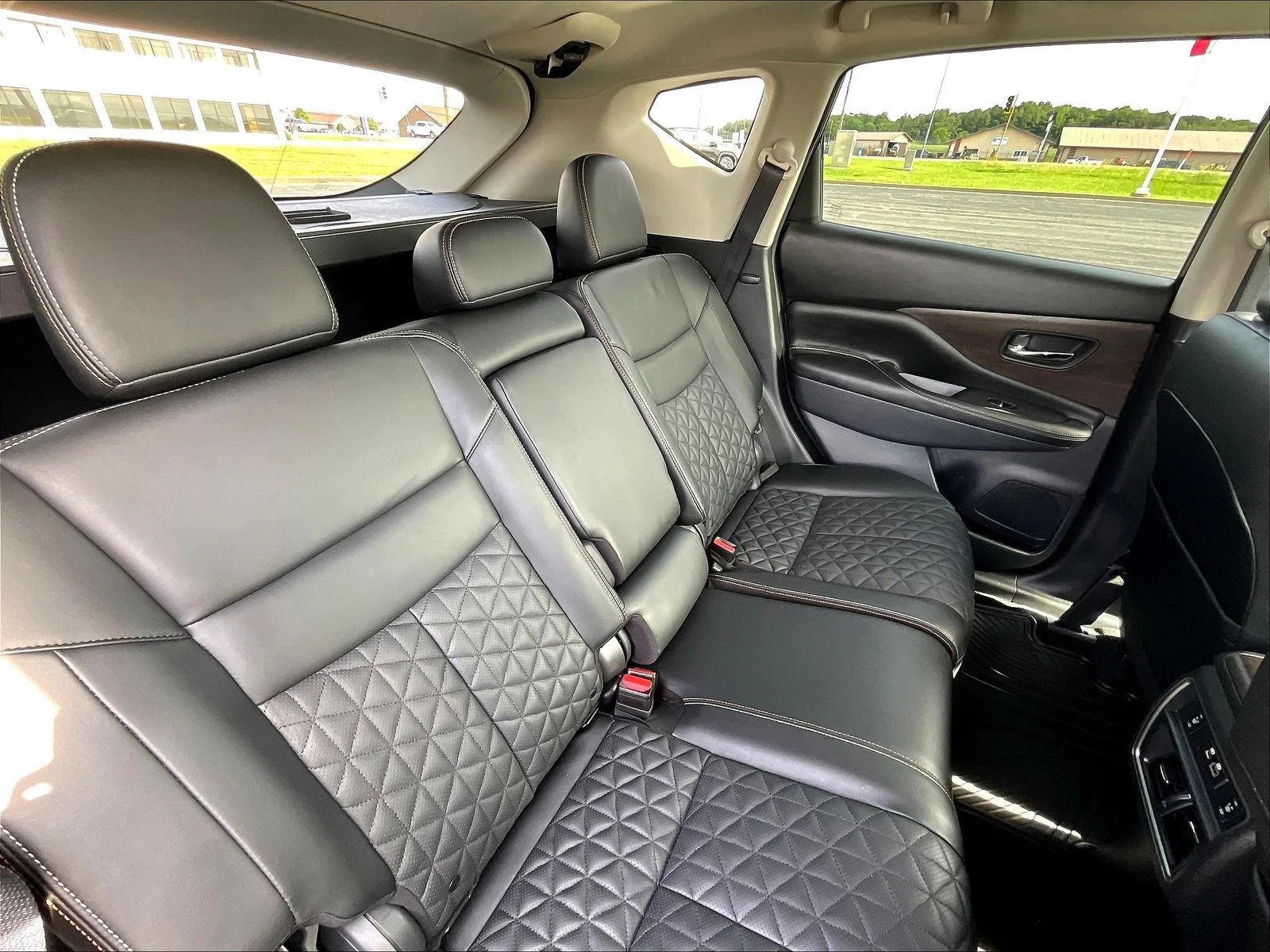 Used 2024 Brilliant Silver Metallic Nissan Platinum image 14