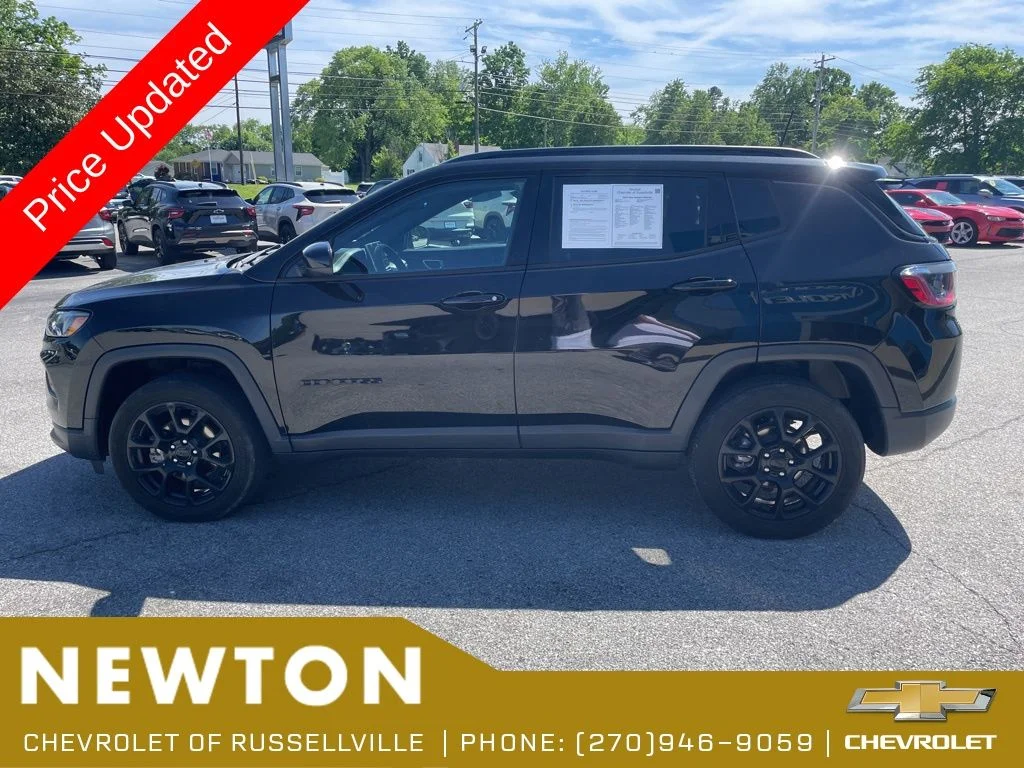 Used 2022 Diamond Black Jeep Latitude image 37