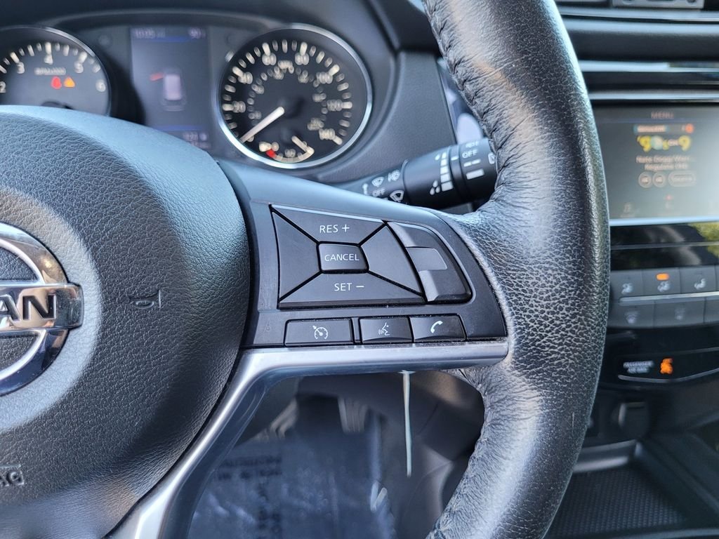 Used 2018 Black Nissan S image 23