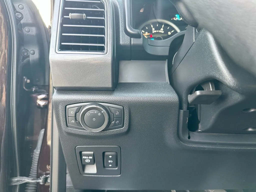 Used 2020 Red Ford XLT image 8