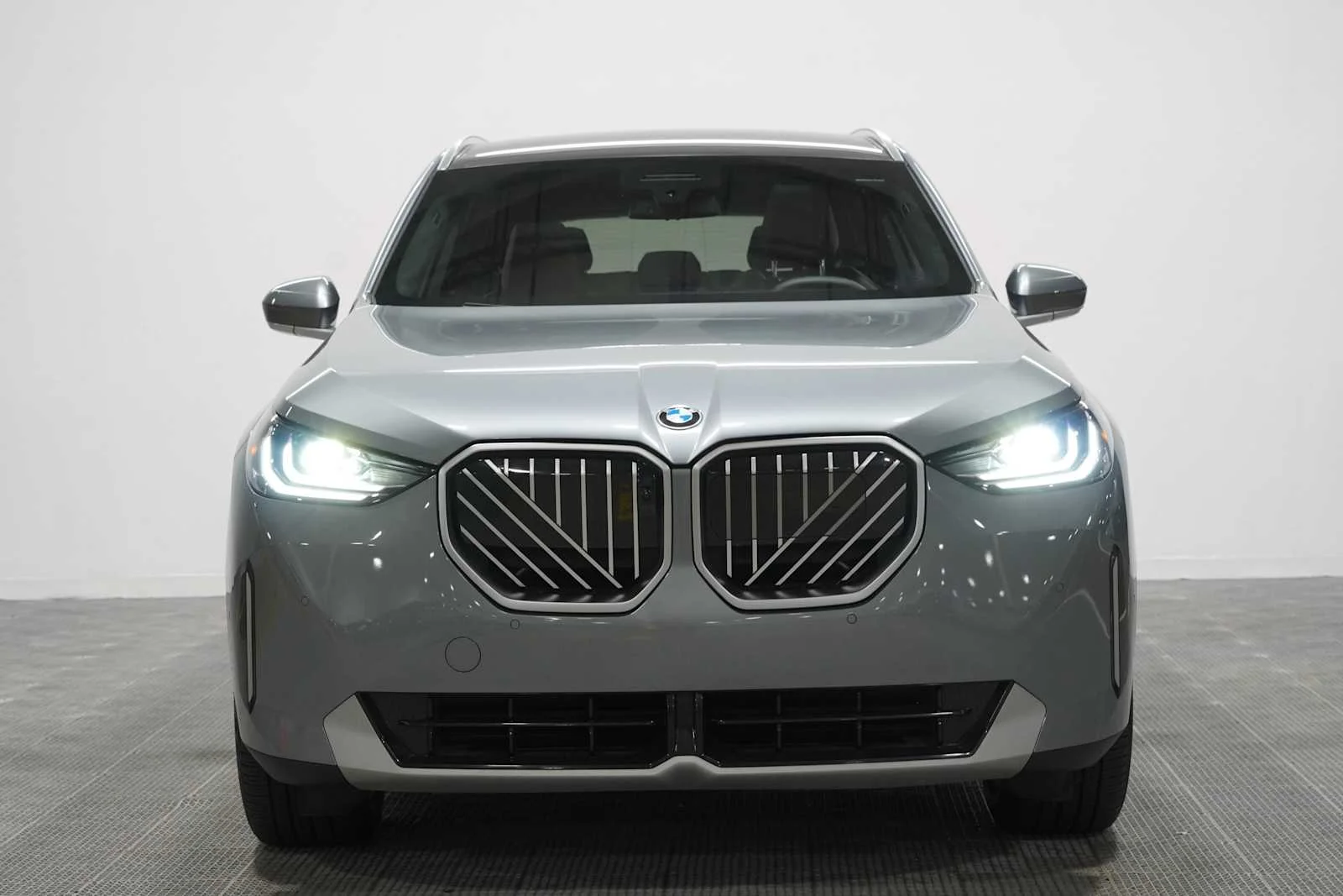 Certified Used 2025 Skyscraper Gray Metallic BMW 30 xDrive image 2