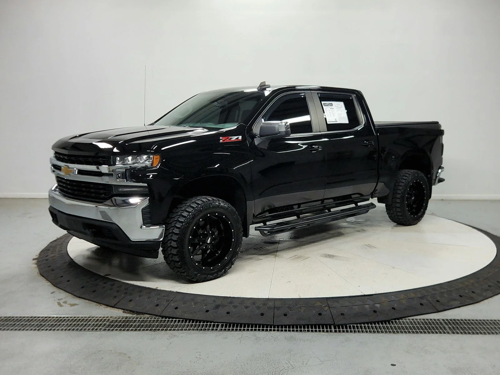 Used 2020 Black Chevrolet LT image 4