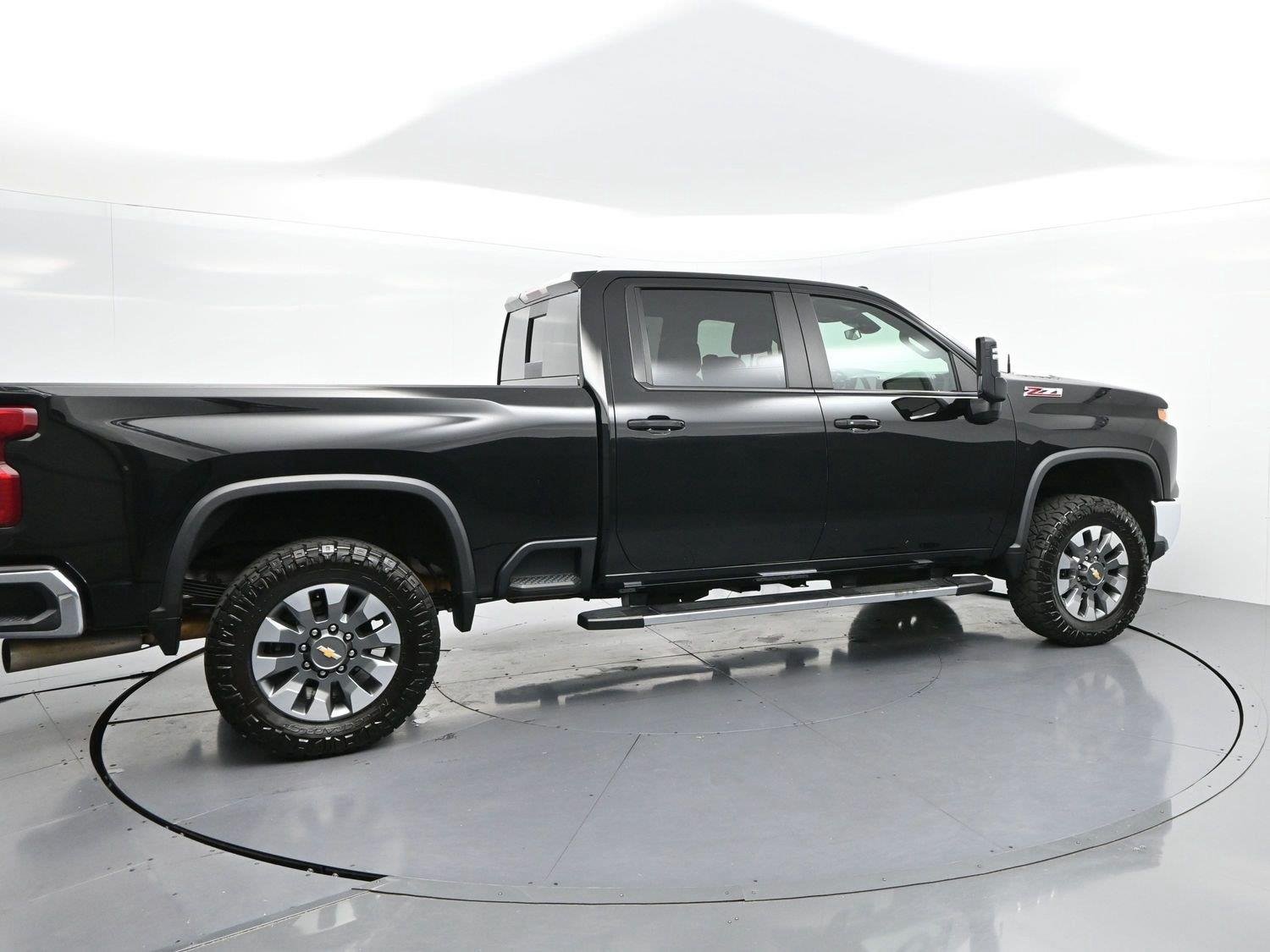 Used 2024 Black Chevrolet LT image 8