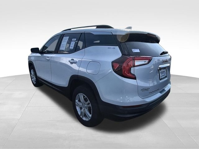 Used 2023 White GMC SLE image 6