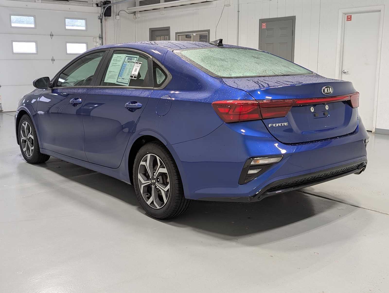 Used 2020 Deep Sea Blue Kia LXS image 10
