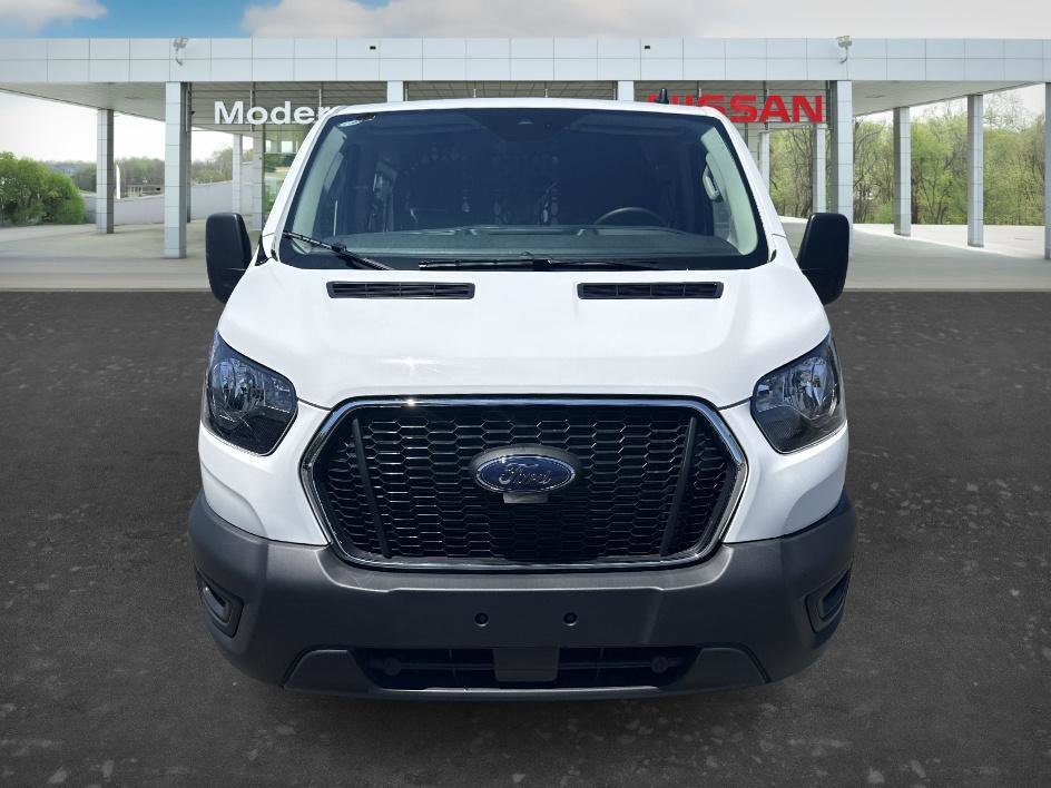 Used 2025 Oxford White Ford Base image 8