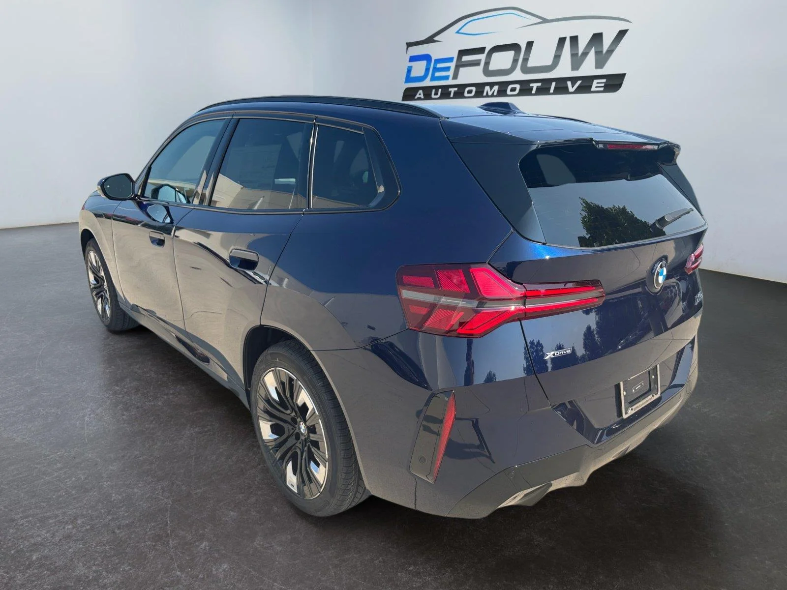 New 2026 Tanzanite Blue II Metallic BMW 30 xDrive image 17