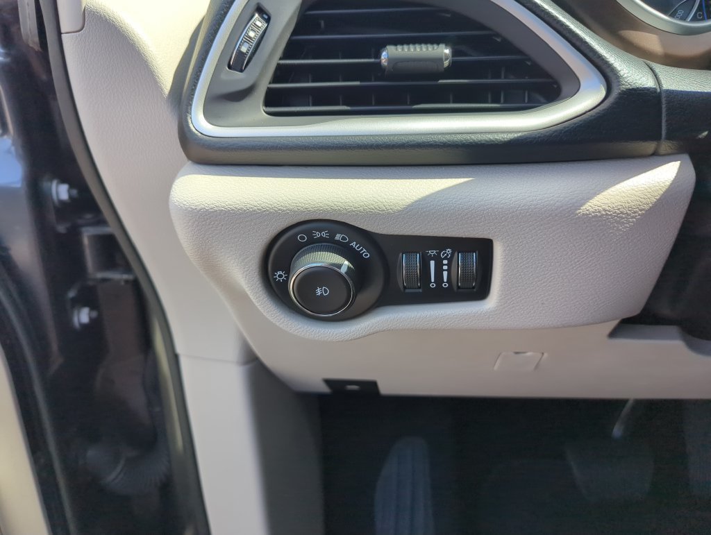 Used 2019 Gray Chrysler Touring Plus image 19