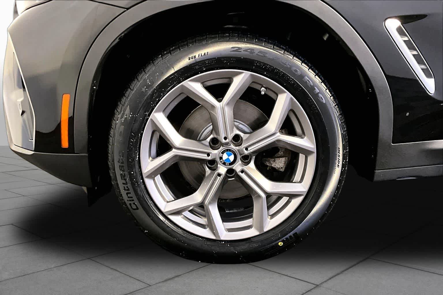 Used 2023 Black Sapphire Metallic BMW xDrive30i image 11