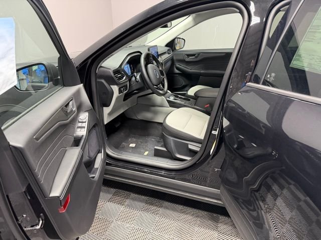New 2026 Agate Black Metallic Ford Active® image 14