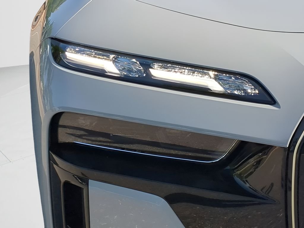 2025 BMW 7 Series 760i - Photo 10