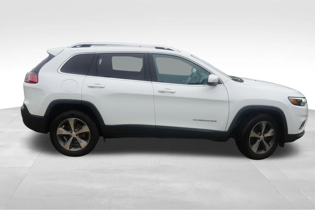 Certified Used 2019 White Jeep Limited image 2
