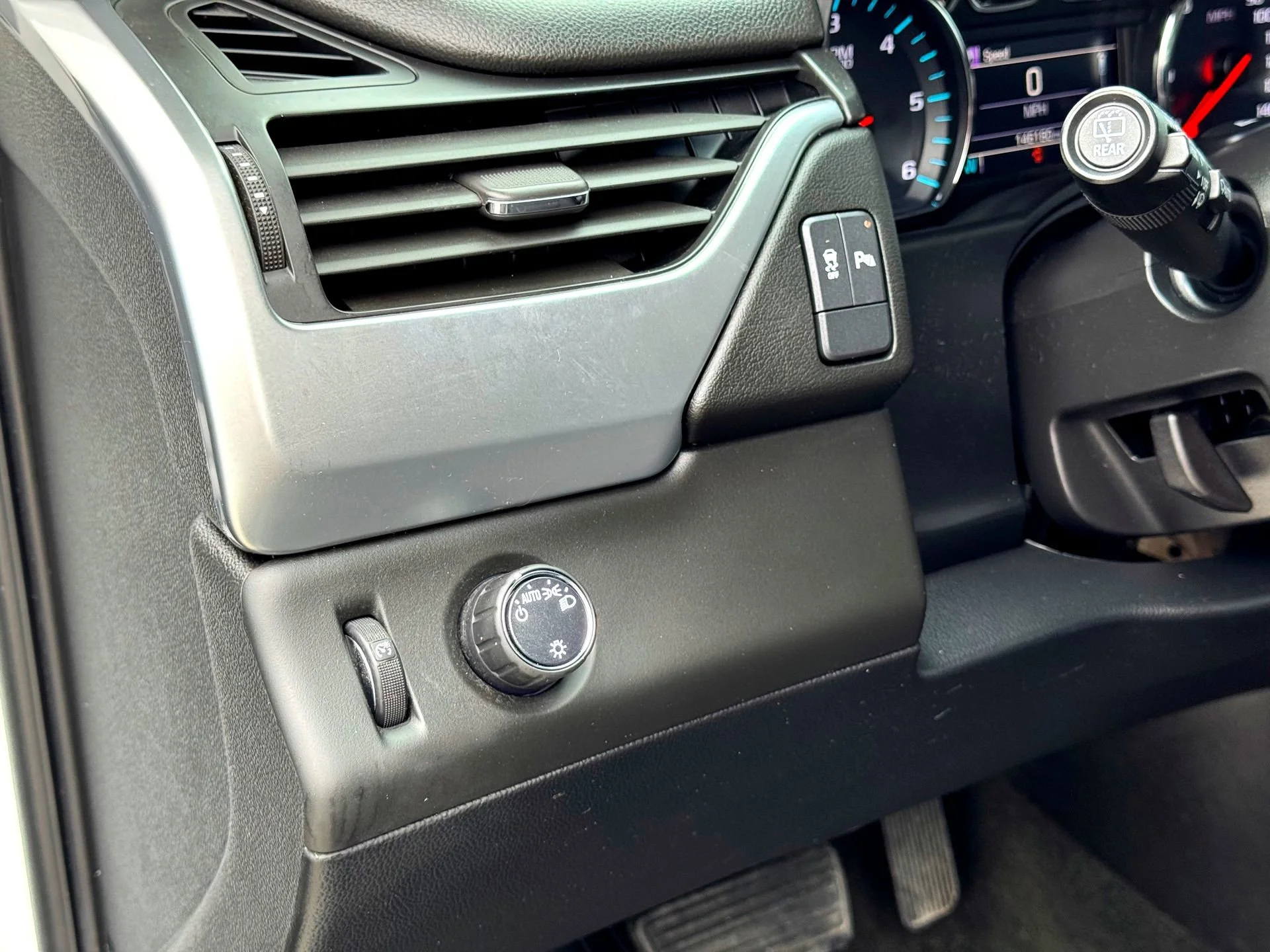 Used 2018 Summit White Chevrolet LS image 14