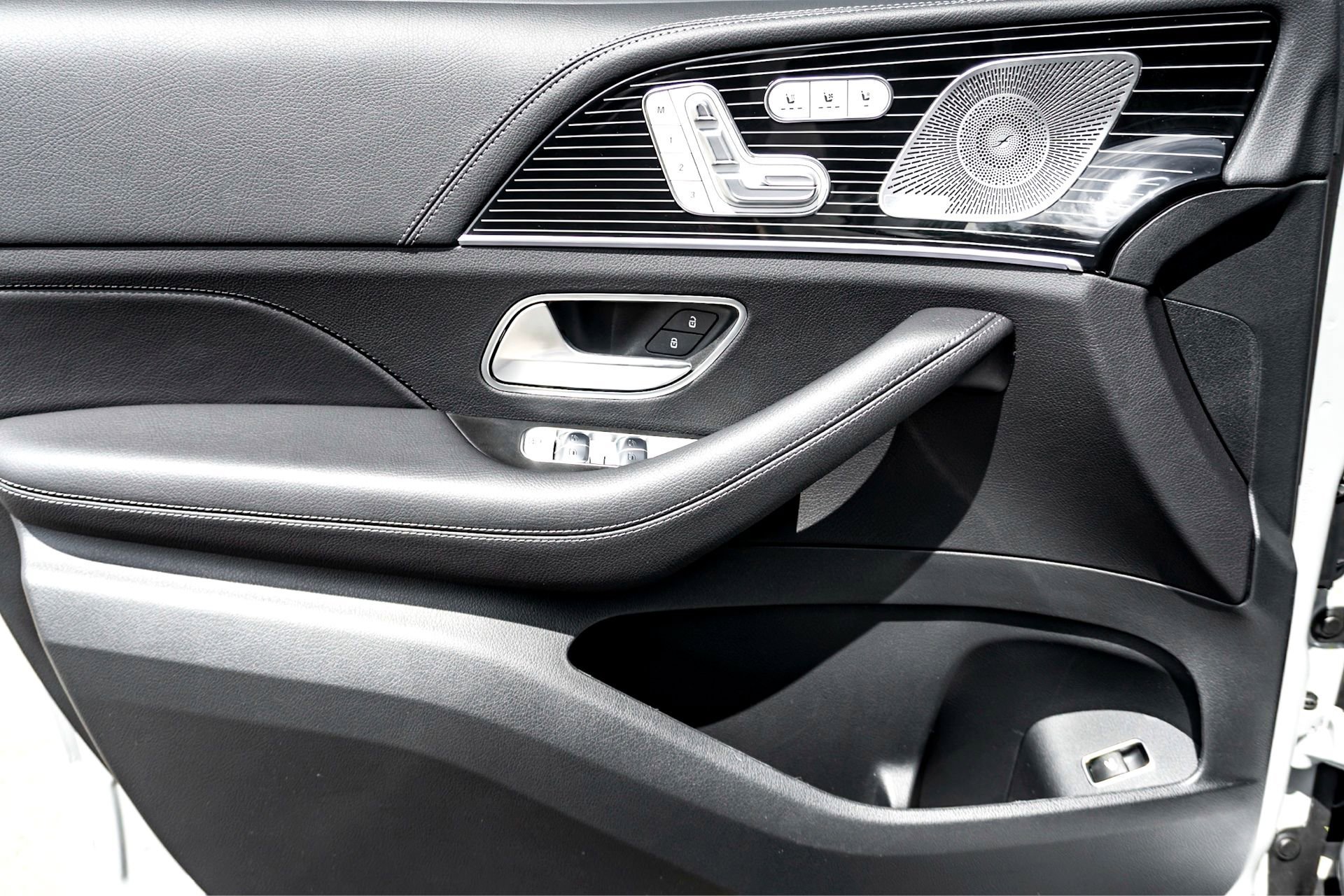 New 2026 MANUFAKTUR Alpine Grey Mercedes-Benz GLE 450 image 7