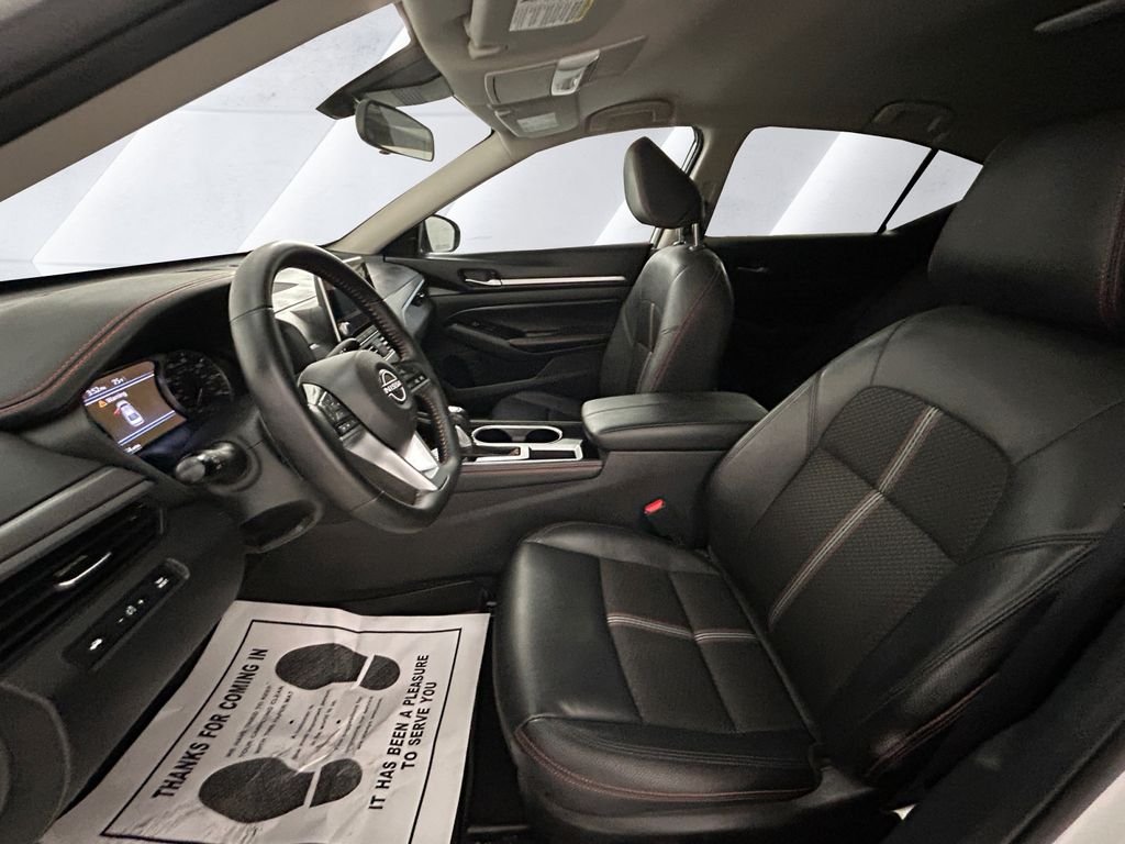 Used 2025 White Nissan 2.5 SR image 7