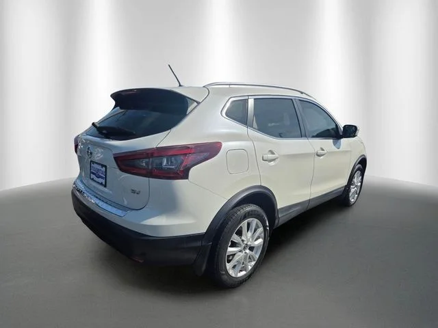 Used 2024 Glacier White Nissan S image 4