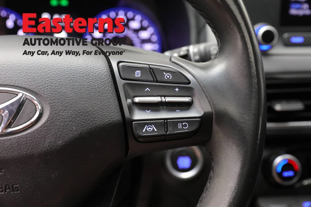 Used 2022 Black Hyundai SEL image 16