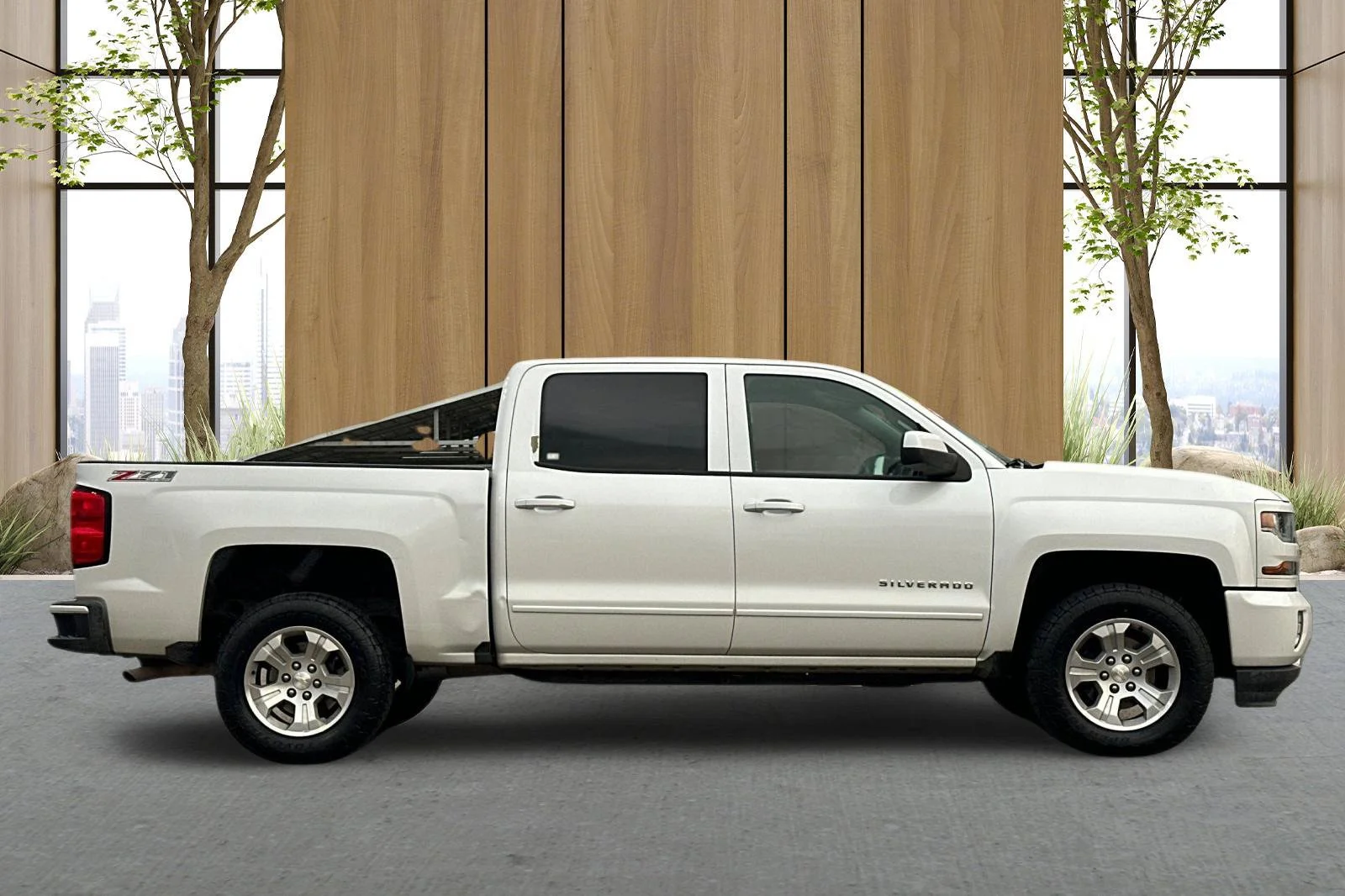 Used 2017 IRIDESCENT PEARL TRICOAT Chevrolet LT image 3