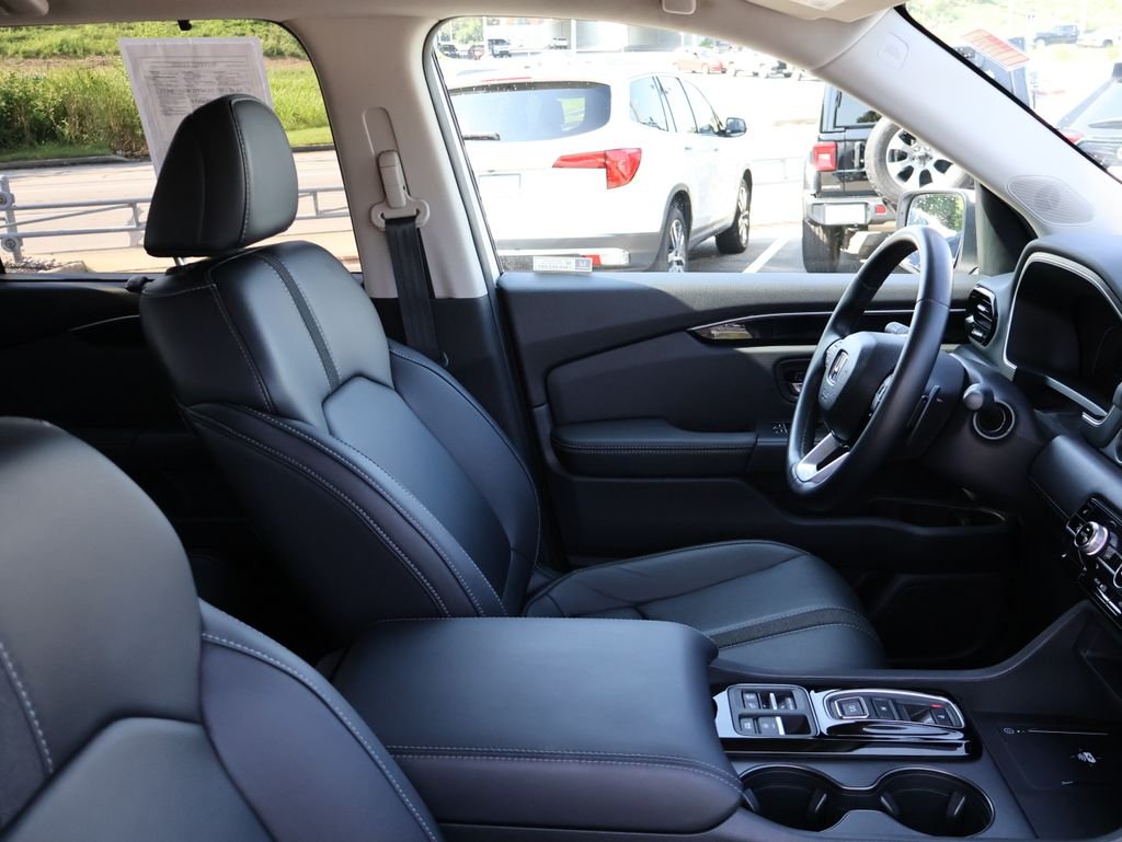 Used 2023 White Honda EX-L image 8
