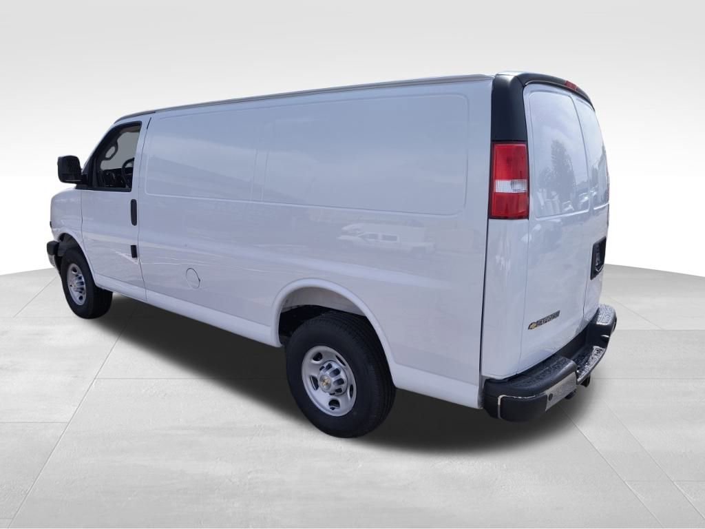 2025 Chevrolet Express Cargo Work Van - Photo 6