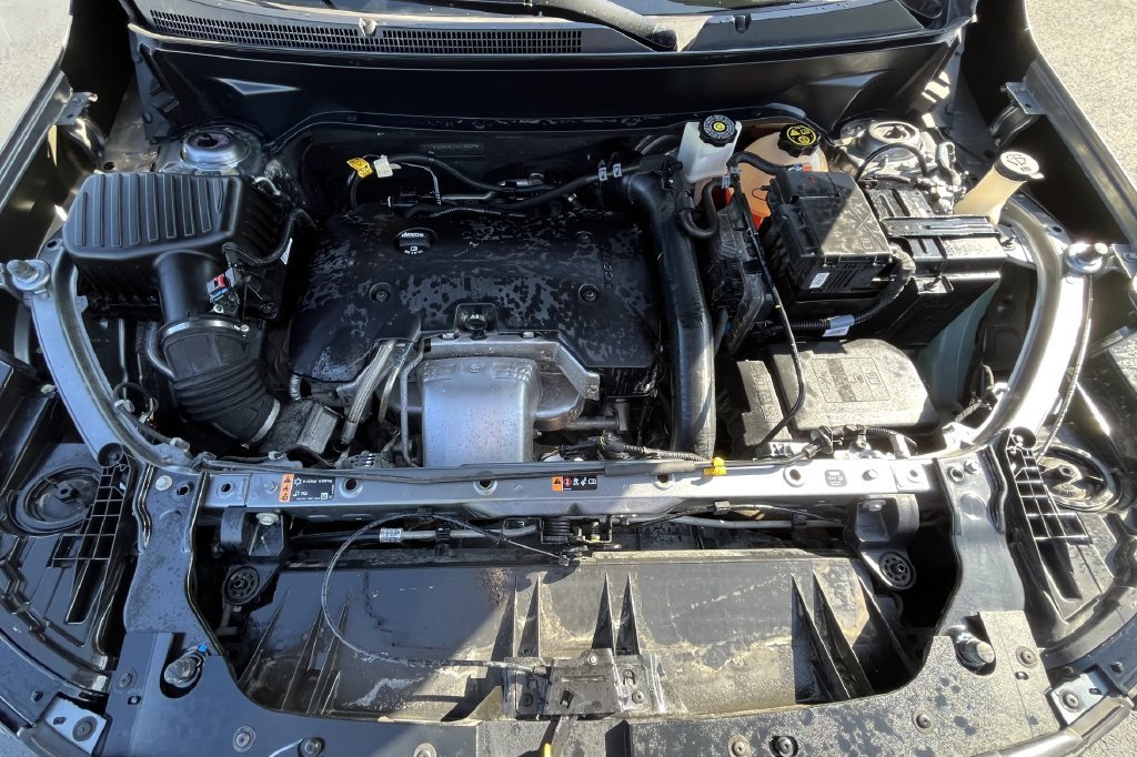Certified Used 2019 SATIN STEEL METALLIC GMC SLT image 2