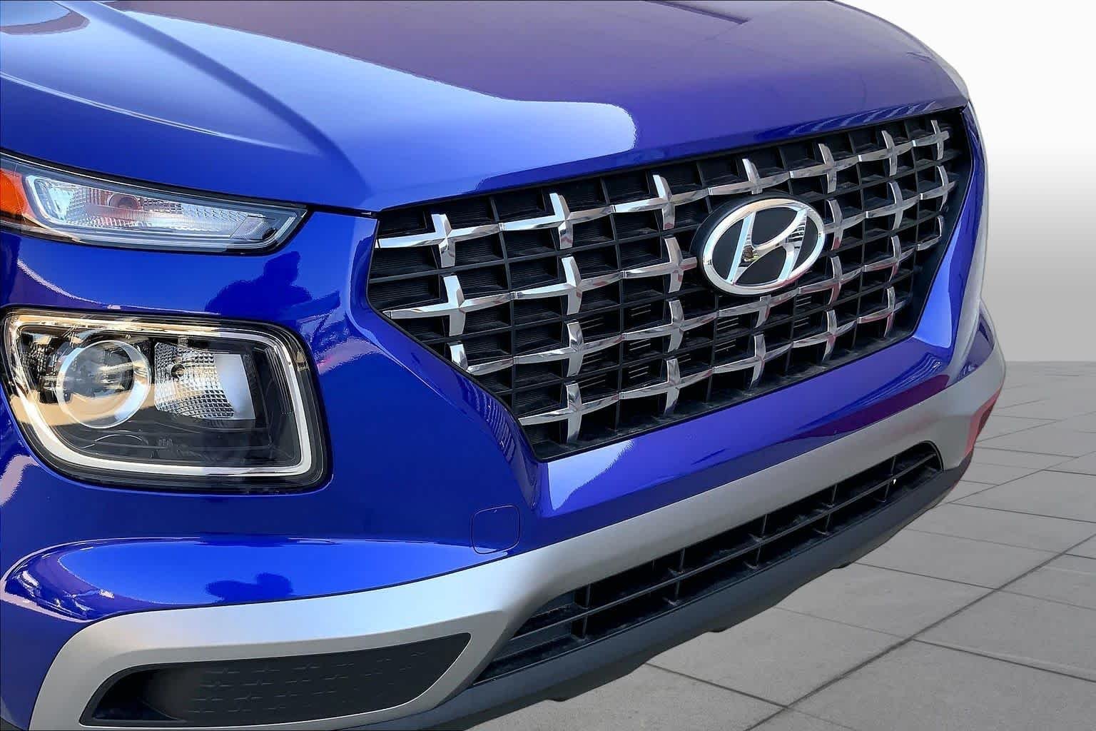 Used 2025 Intense Blue Hyundai SEL image 31