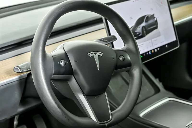 Used 2023 GRAY Tesla  image 19