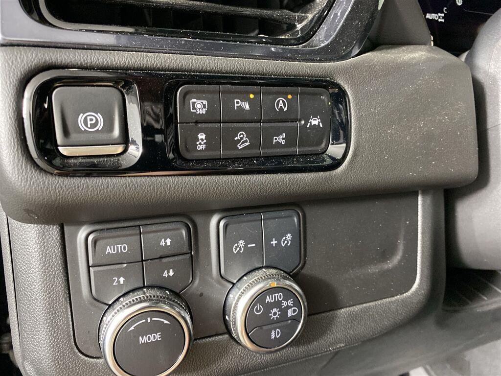 Used 2025 Onyx Black GMC AT4 image 20