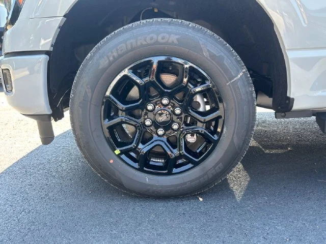 New 2026 Avalanche Ford XLT image 25