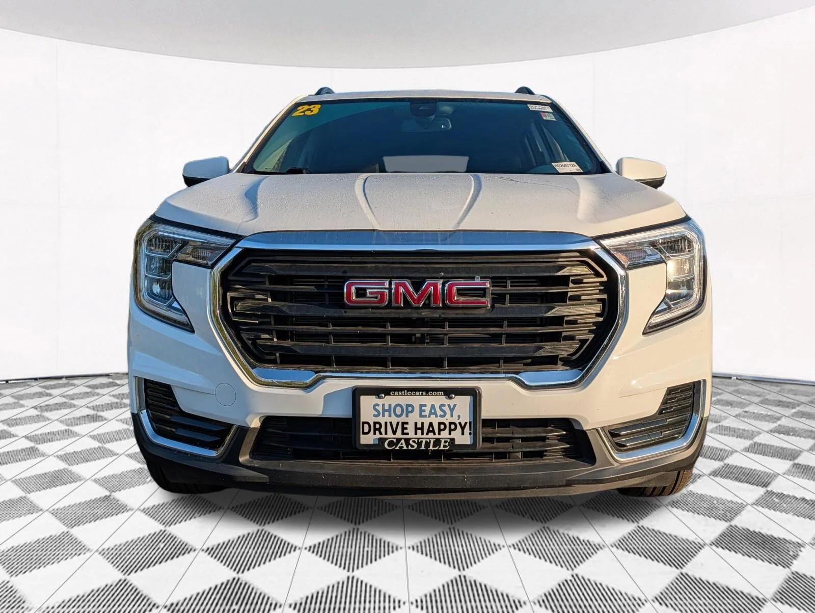 Used 2023 SUMMIT WHITE GMC SLE image 15