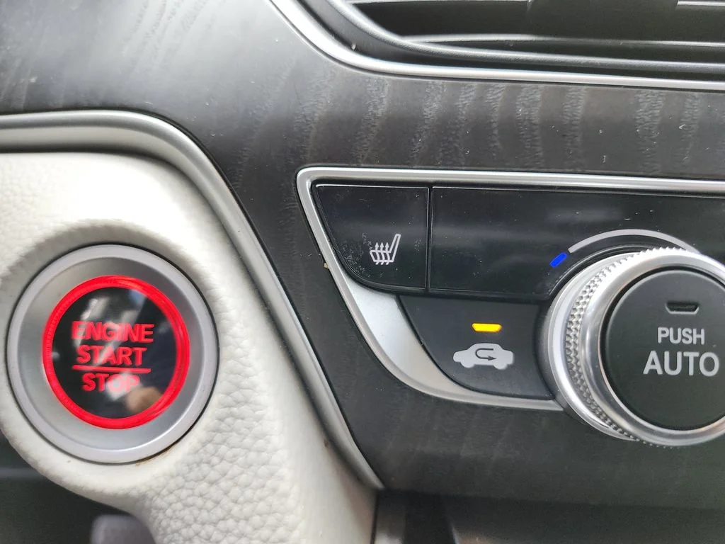 Used 2019 White Honda EX-L image 22