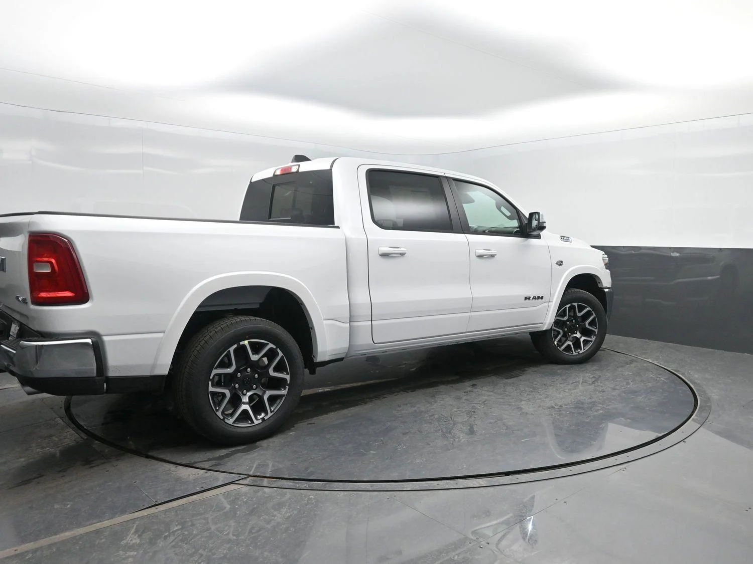 New 2026 Ivory White Tri-Coat Pearl-Coat Exterior Paint RAM Laramie image 2