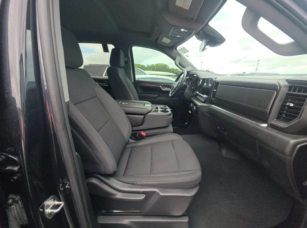 Used 2023 Gray Chevrolet LT image 5