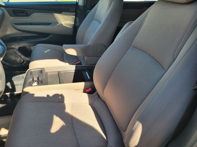 Used 2018  Honda EX image 13