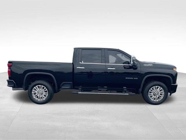 Used 2023 Black Chevrolet High Country image 9
