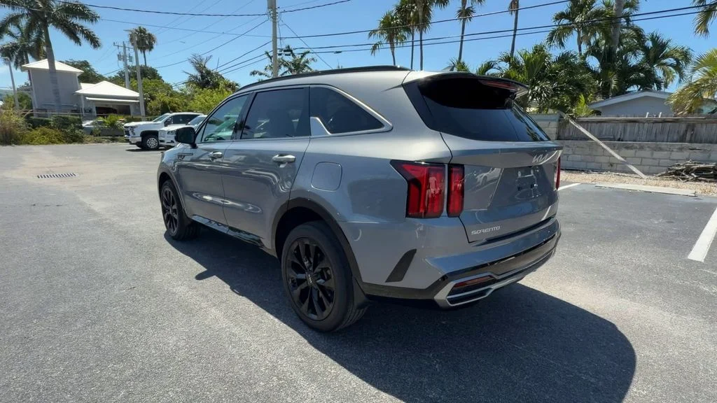 Used 2023 Silver Kia SX image 6