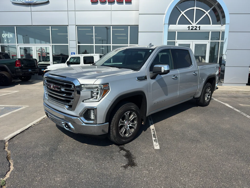 Used 2021 Quicksilver Metallic GMC SLT image 1
