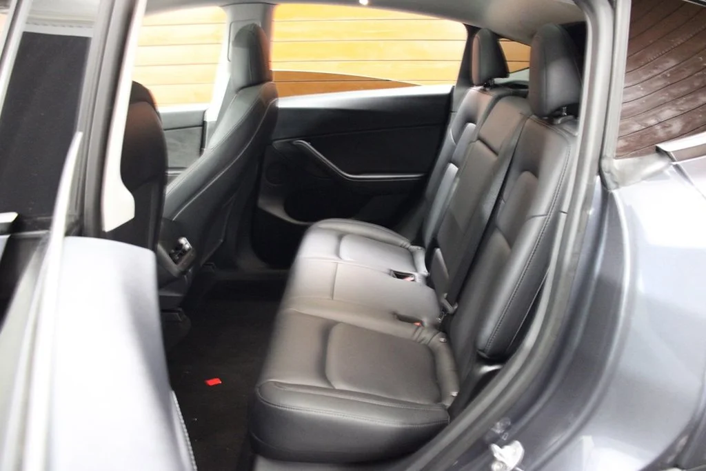 Used 2020 Solid Black Tesla Long Range image 19