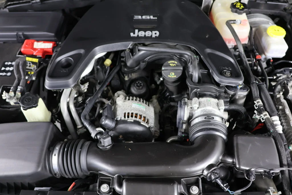 Used 2020 Black Clearcoat Jeep Sport S image 22