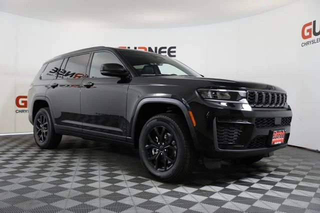 New 2026 Diamond Black Crystal Pearl-Coat Exterior Paint Jeep Altitude image 2