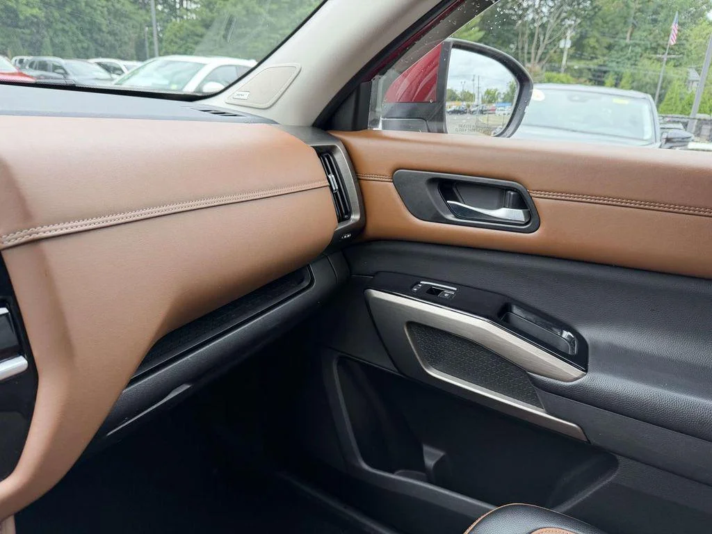 Used 2022 Scarlet Ember Tintcoat Nissan Platinum 4WD image 33