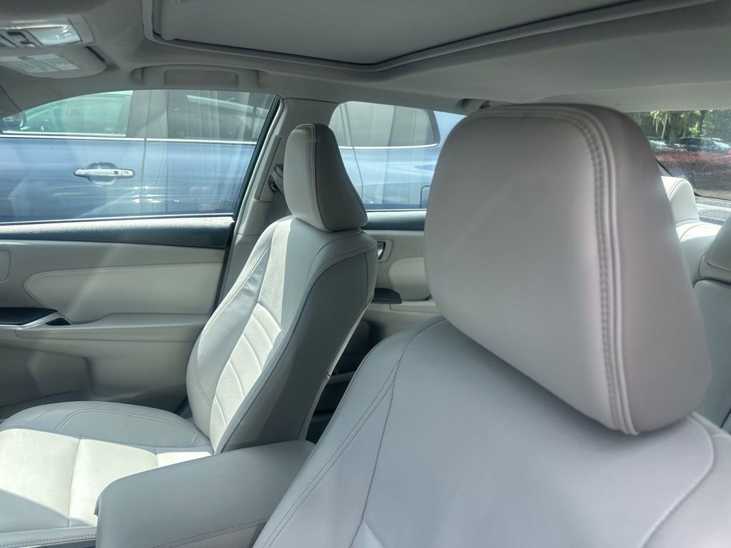 Used 2016 Beige Toyota XLE image 2