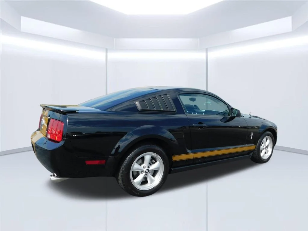 Used 2008 Black Ford V6 Premium image 3