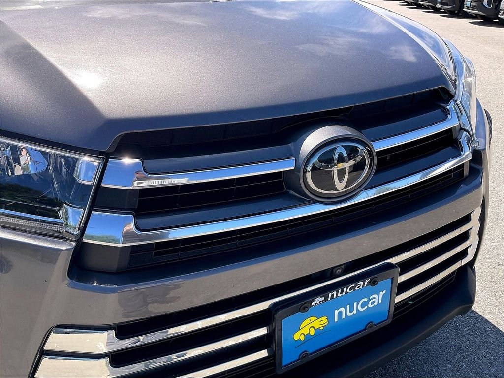 Used 2019 Predawn Gray Mica Toyota Limited Platinum image 31