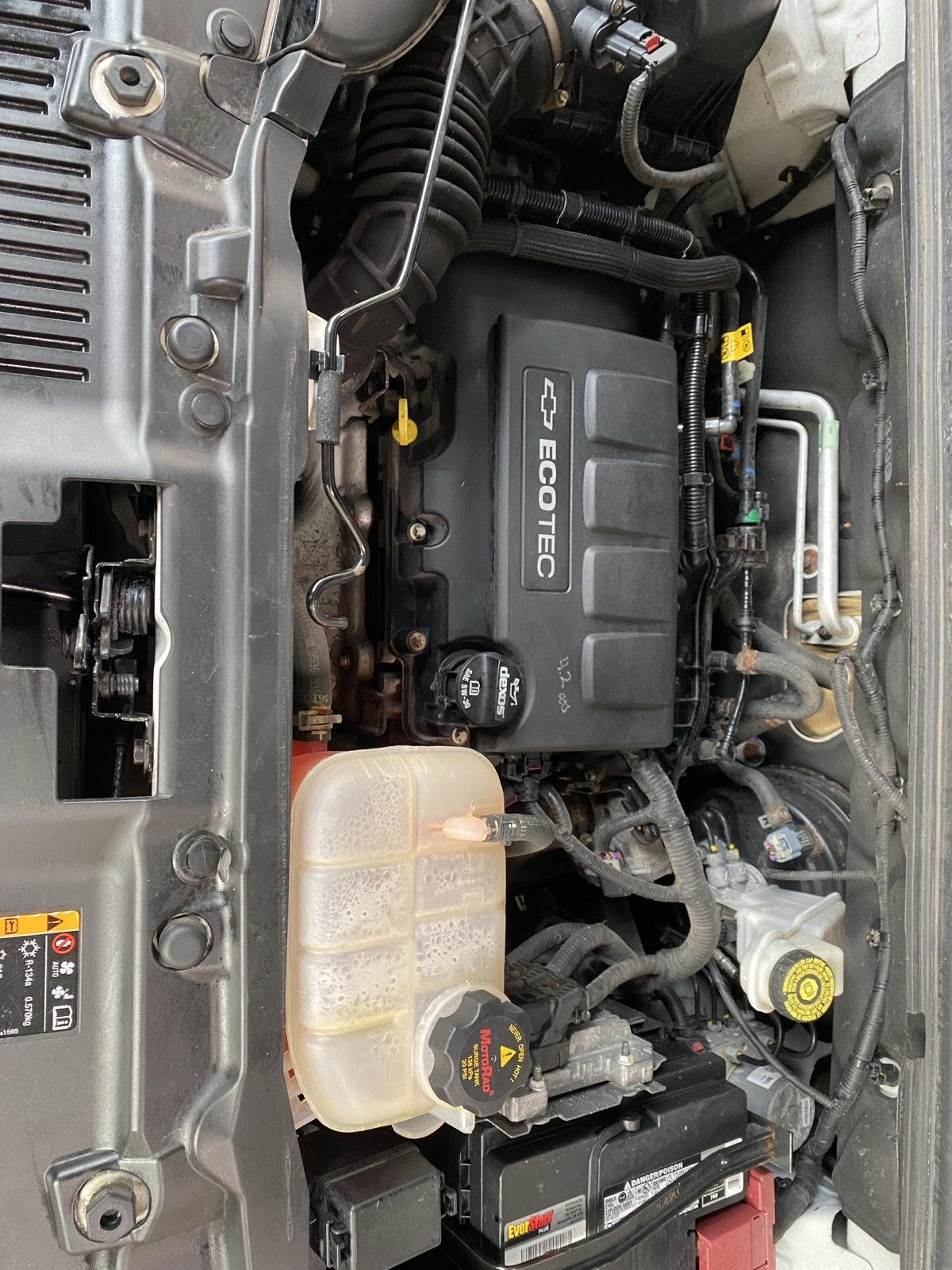 Used 2019 Summit White Chevrolet LT image 9