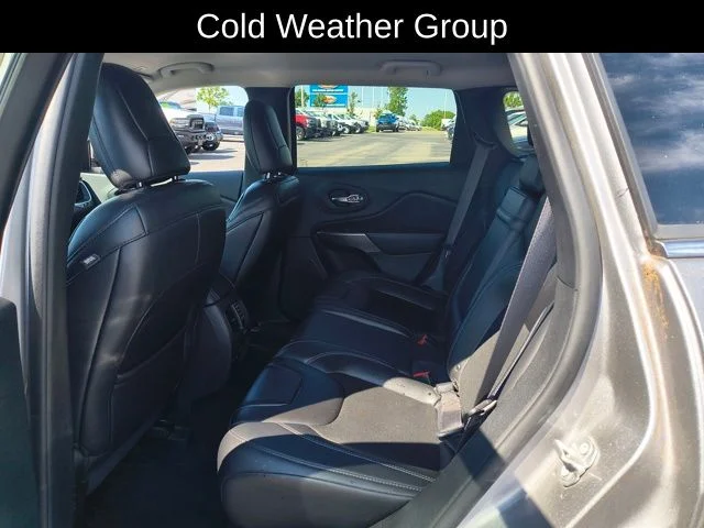 Used 2019 Silver Jeep Latitude Plus image 12
