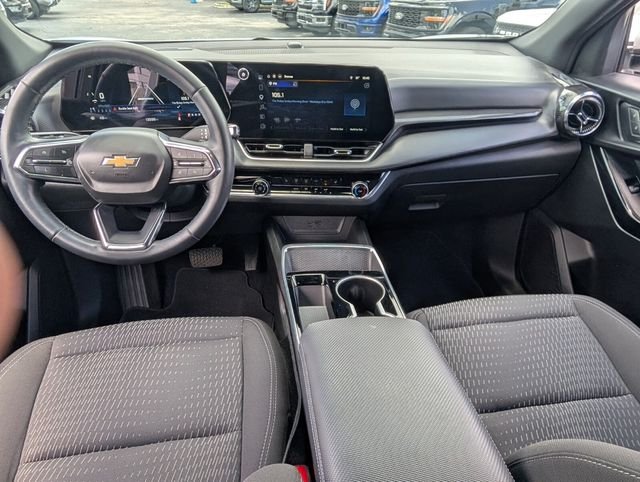 Used 2025 White Chevrolet LT image 13